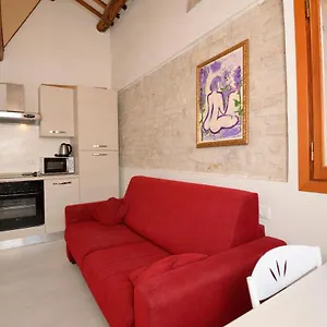 casa-dea-corte-apartment.hotelslidodijesolo.com/